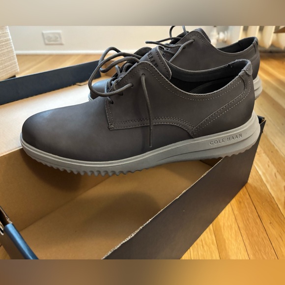 Cole haan size 10.5 new with box. - Picture 2 of 5